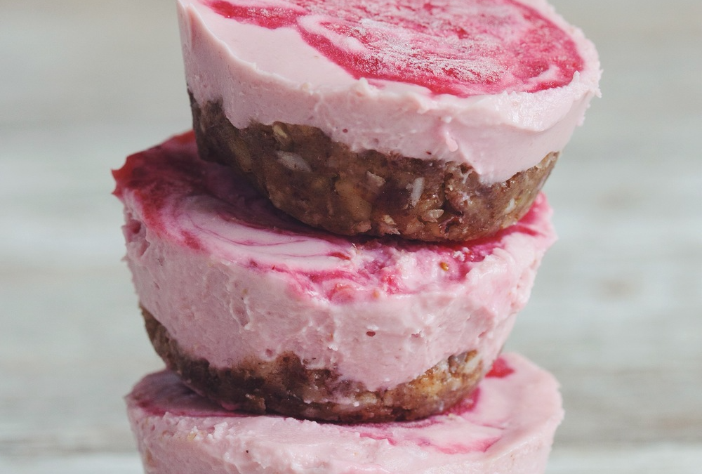 Vegan Strawberry Cheesecake Bites
